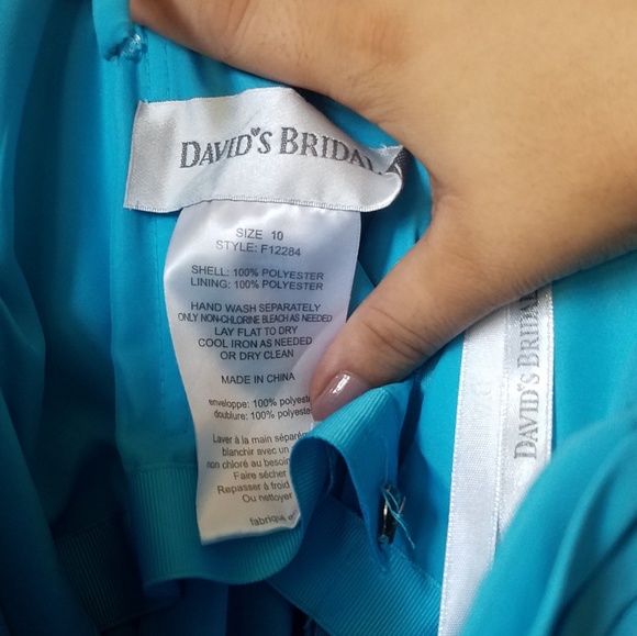 Formal dress - Picture 3 of 3